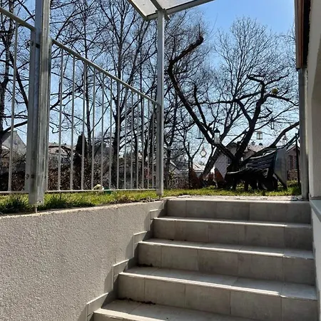 Helle Souterrain In Laufnaehe Zum Woerthsee Apartment Worthsee